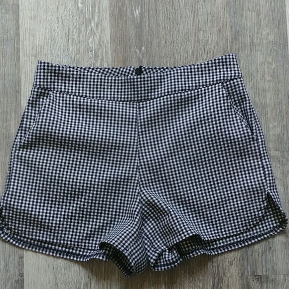 Brandy Melville Short shorts midrise size 25/26 - Picture 1 of 5